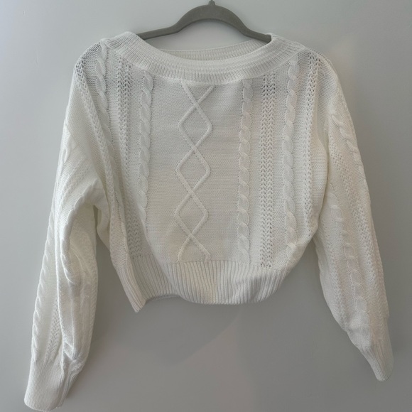 Elegant White Cable Knit Sweater - Picture 1 of 1